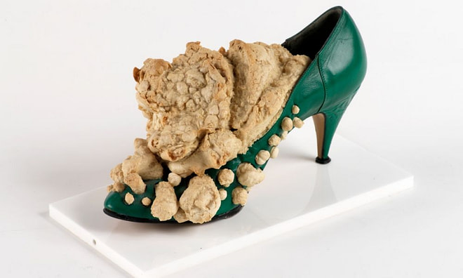 Woman's Bread Shoe, installation by Daniel Spoerri