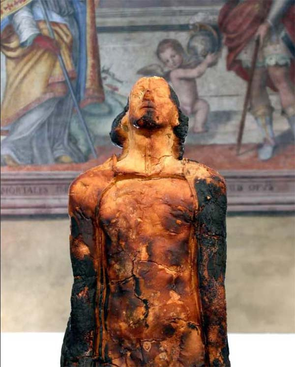 figurative bread sculpture