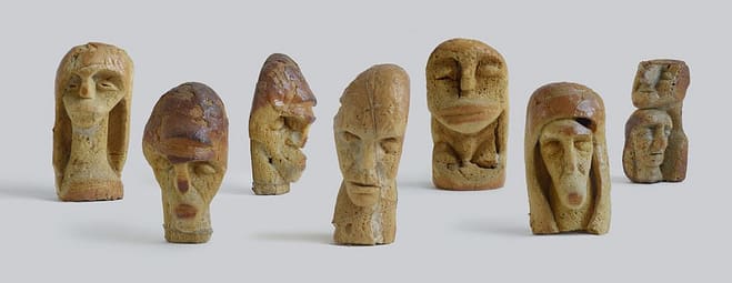 8 pieces of bread head sculptures